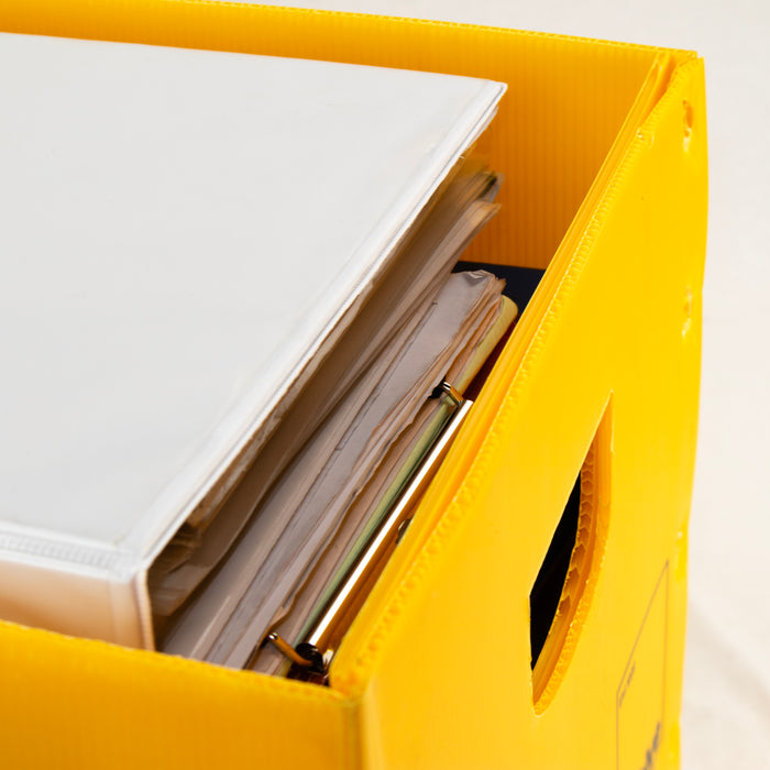 A4 archive box with a lid, designed for efficient document storage and protection.